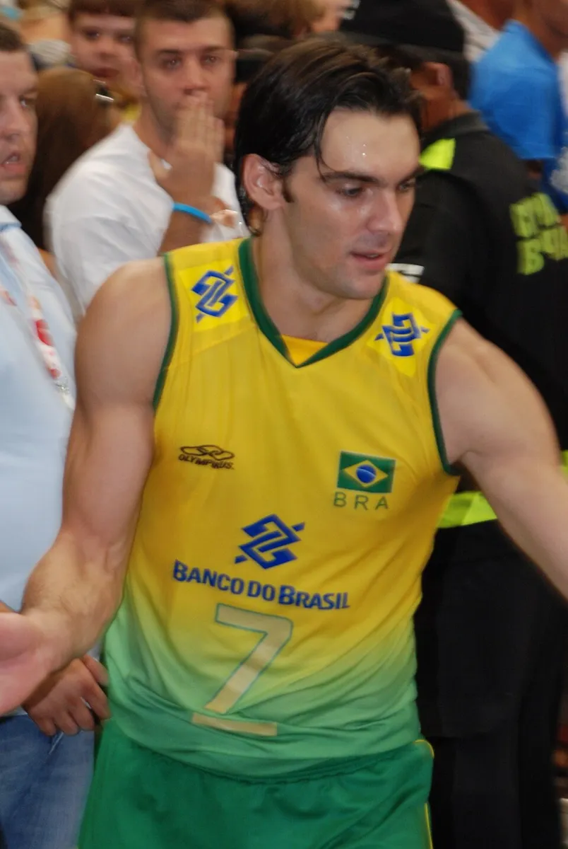 Giba com a camisa 7 da seleção brasileira